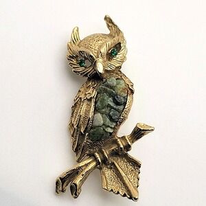 Vintage Mid Century Gold Tone Owl Brooch Jade Chip Inlay Green Eyes 60s Wildlife